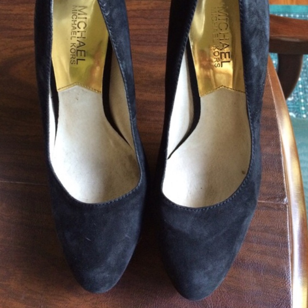 Black Michael Kors pumps
